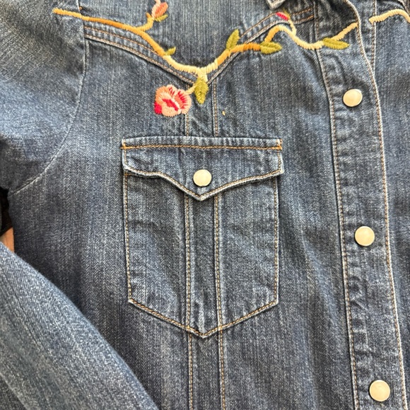 Gap Denim Embroidered Cowboy Shirt with pearl snap buttons vintage Y2K - Picture 5 of 10